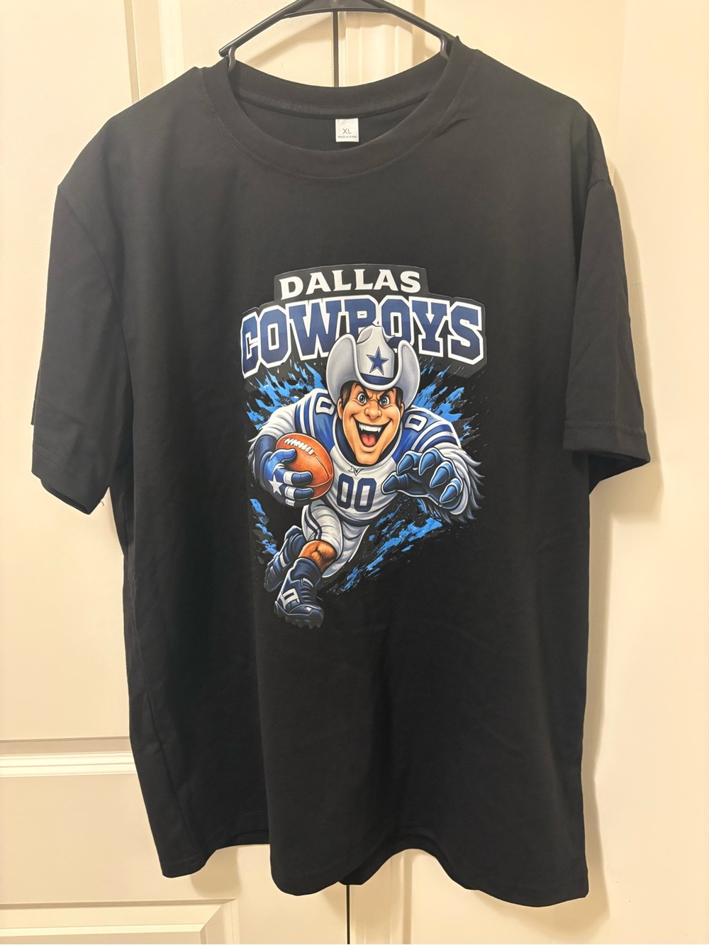 Brand new Dallas Cowboys Black Graphic Tee - Mascot Football Design Mens size XL